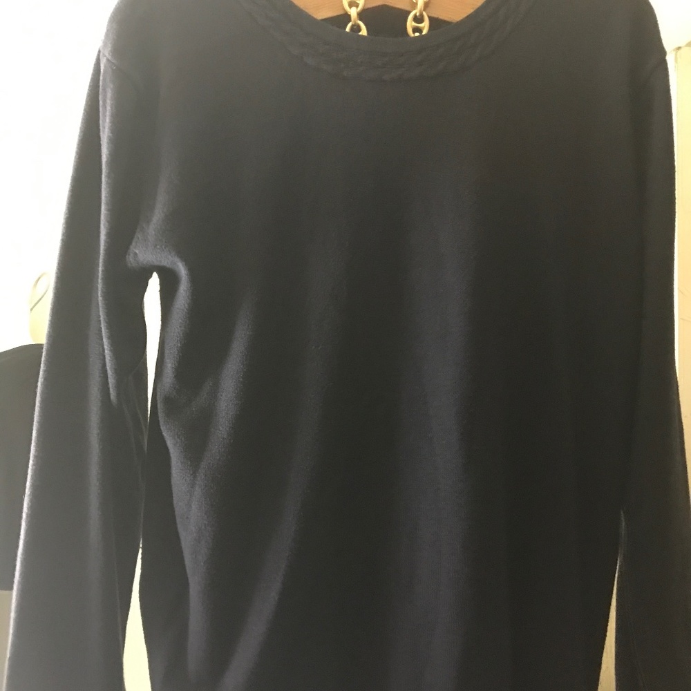 Navy blue long sleeve knit pullover sweater